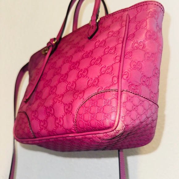 Gucci: Embossed Bree Guccissima GG Monogram Crossbody Bag - Picture 12 of 16